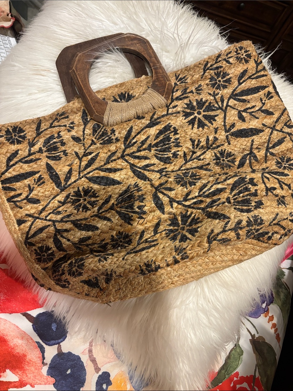 Antik Kraft Natural Straw Tote with Black Floral Print and Wooden Handles - Picture 5 of 5